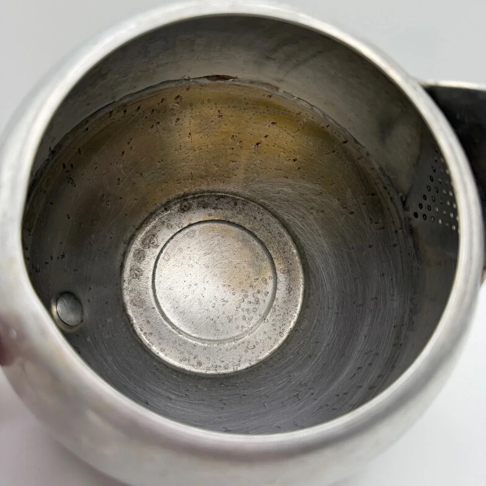 Vintage Mirro Aluminum Teapot Round‎ Silver Tone Tea Pot 1-1/2 qt. USA MCM